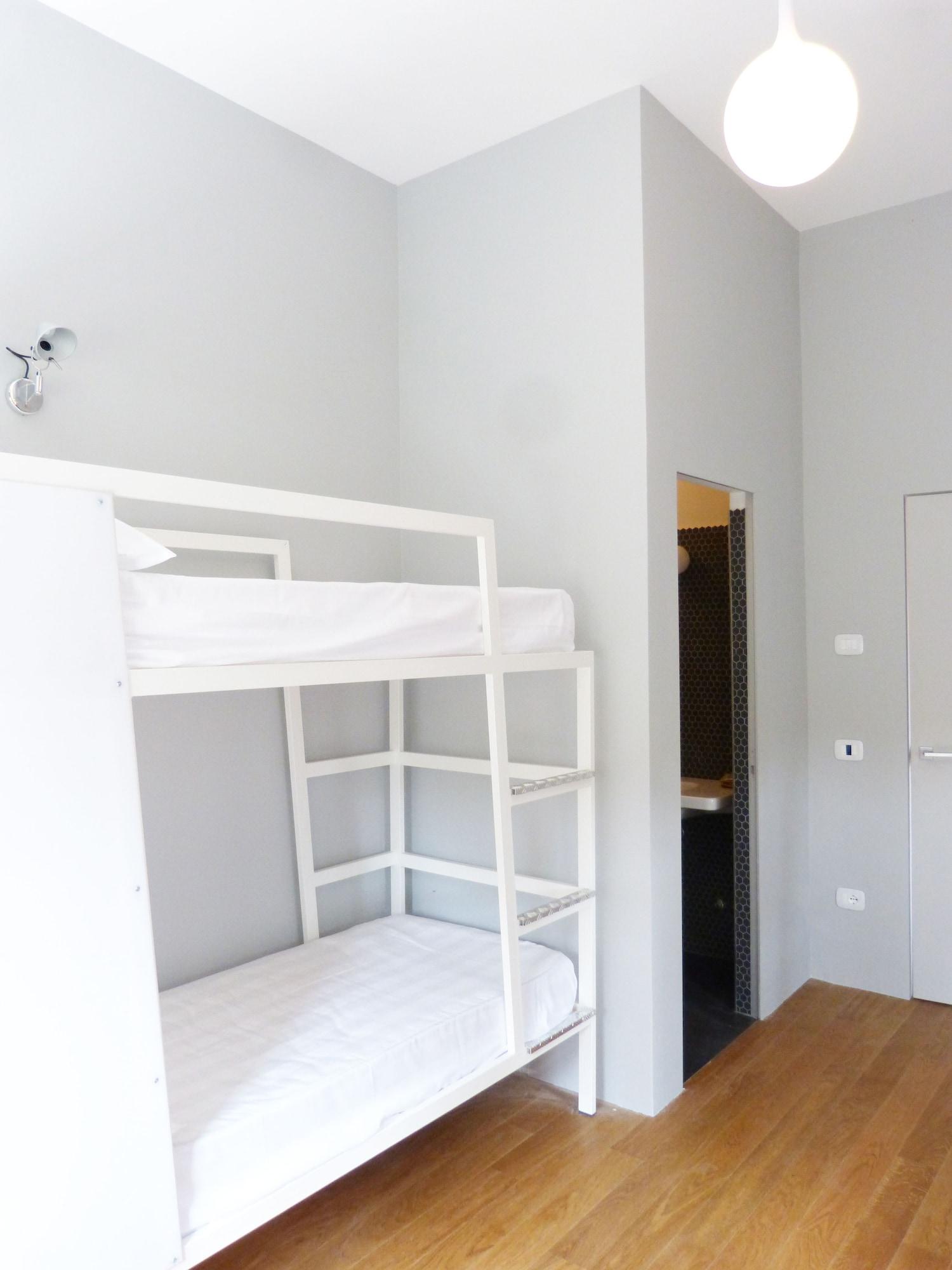Babila Hostel Milan Bagian luar foto