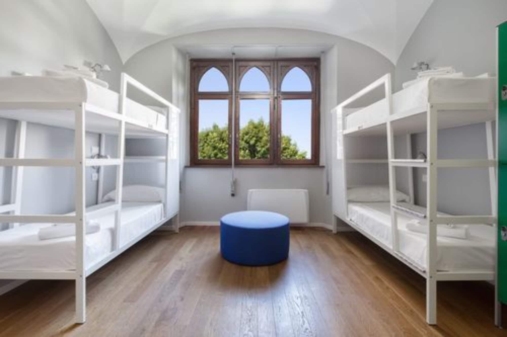 Babila Hostel Milan Bagian luar foto