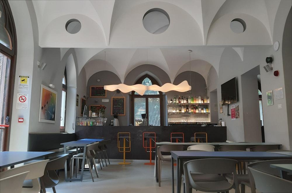 Babila Hostel Milan Bagian luar foto
