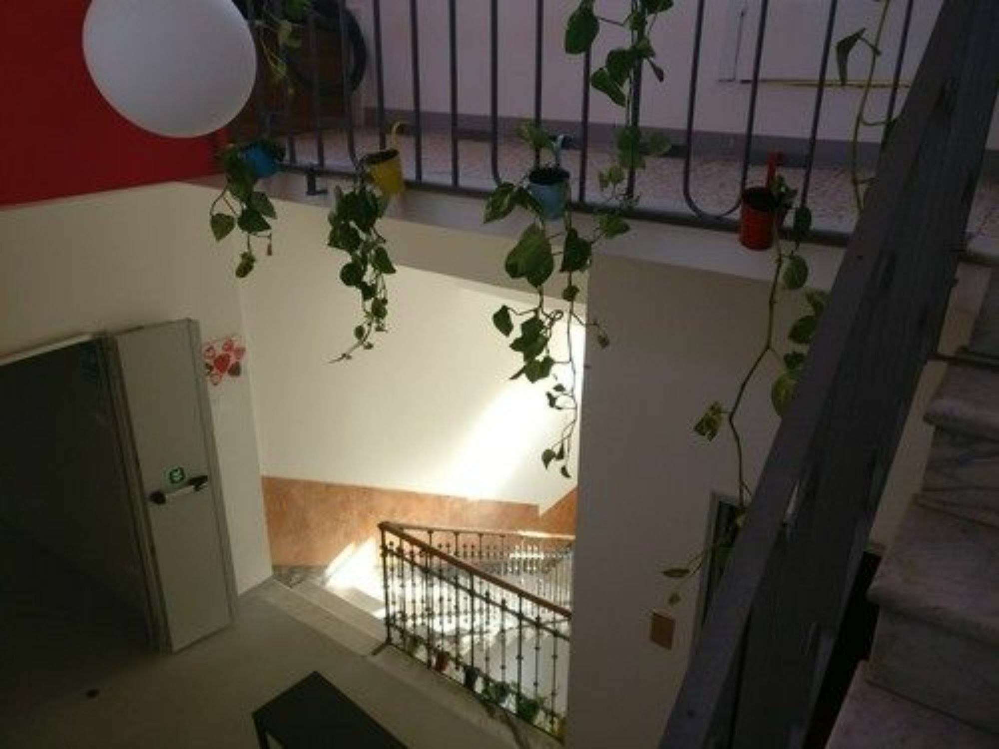 Babila Hostel Milan Bagian luar foto